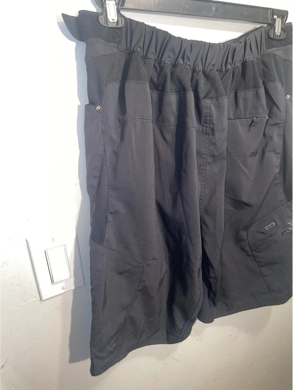 Zoic Black XL Outdoor Cycling Shorts adjustable stretch waist 1 flaw view photos
